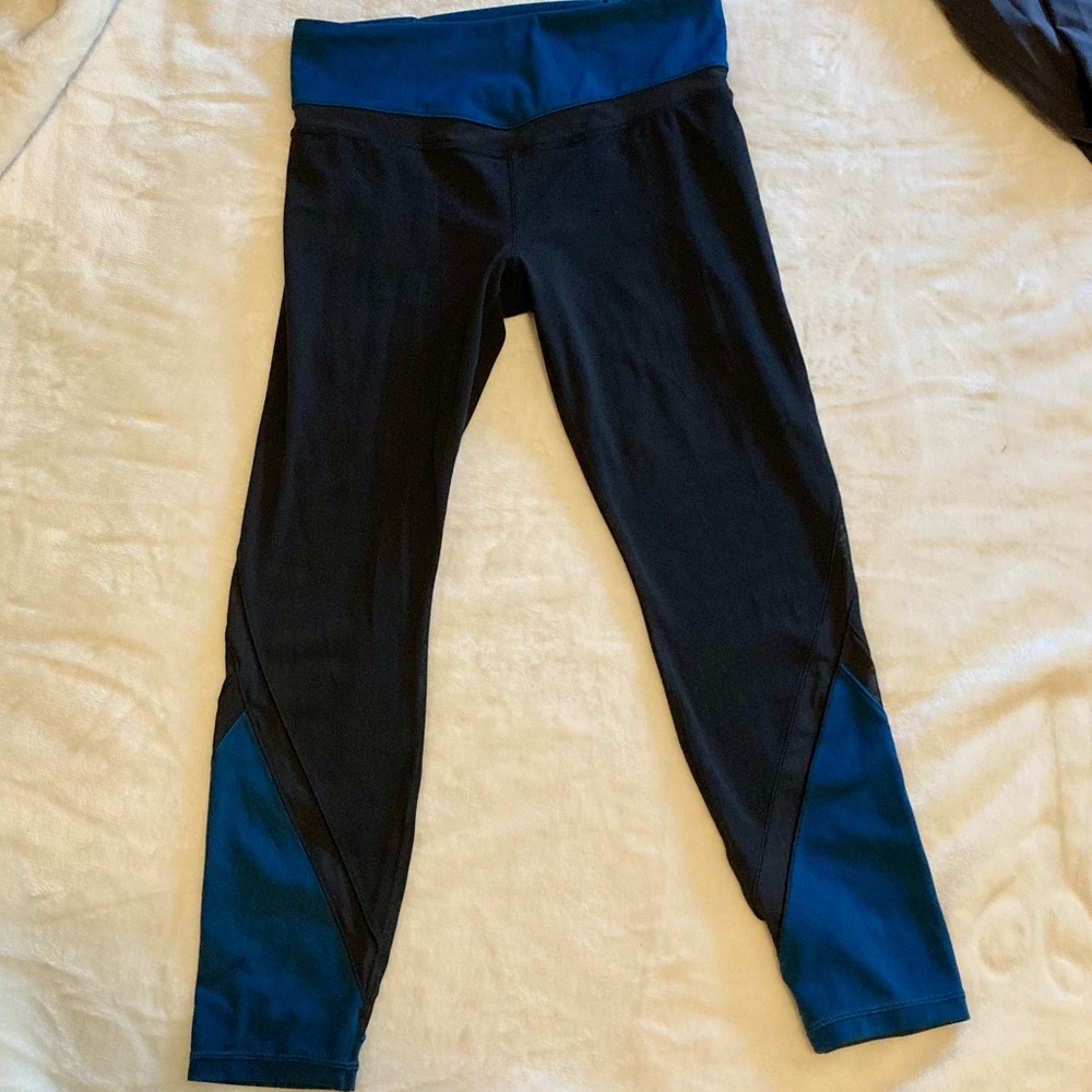 Athleta Elevation 7/8 Powervita leggings size medium